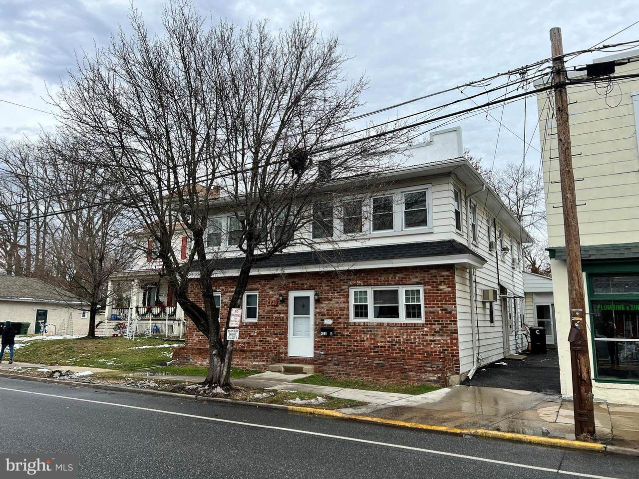 423 Broadway - Photo 1