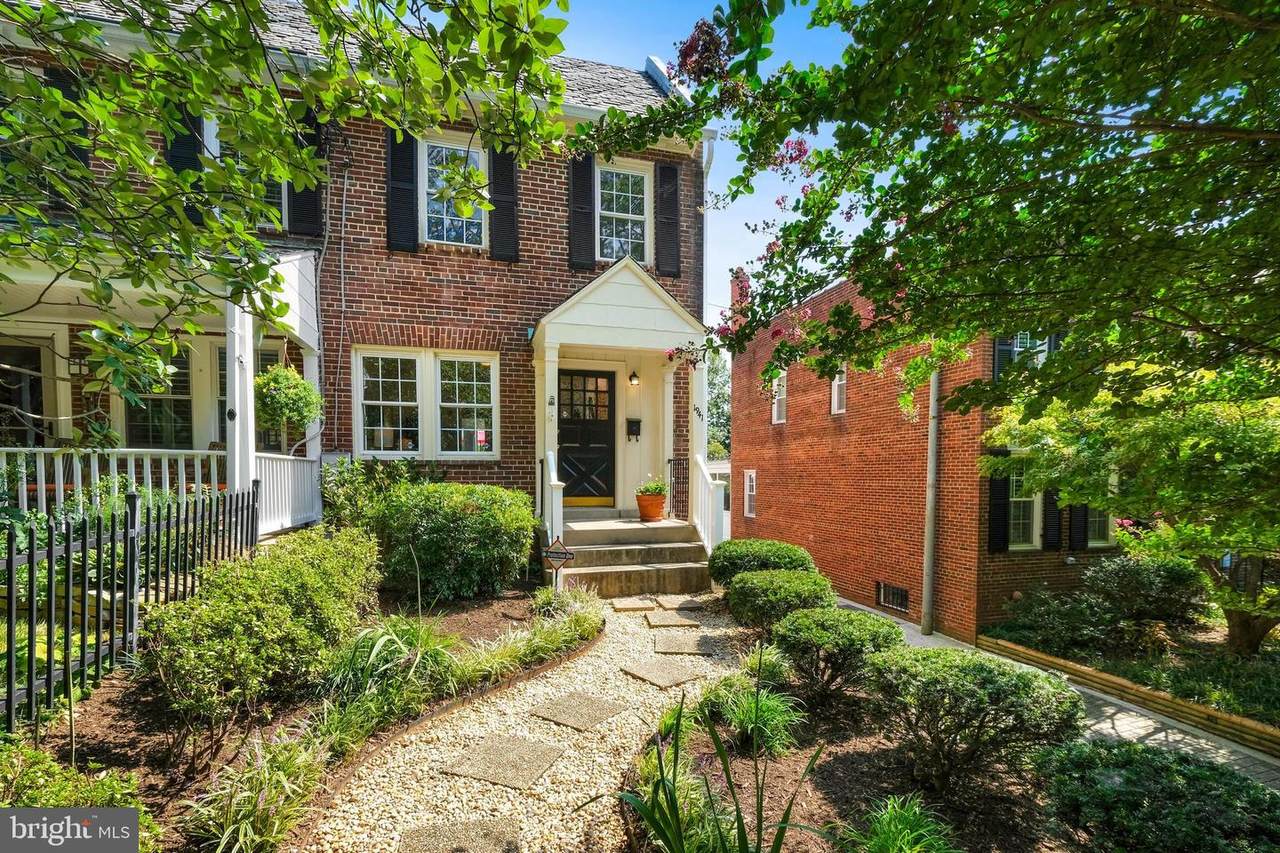 1941 39TH Street - Photo 1
