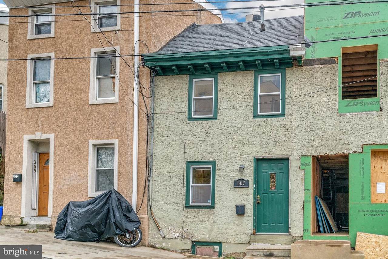 307 Green Lane - Photo 1