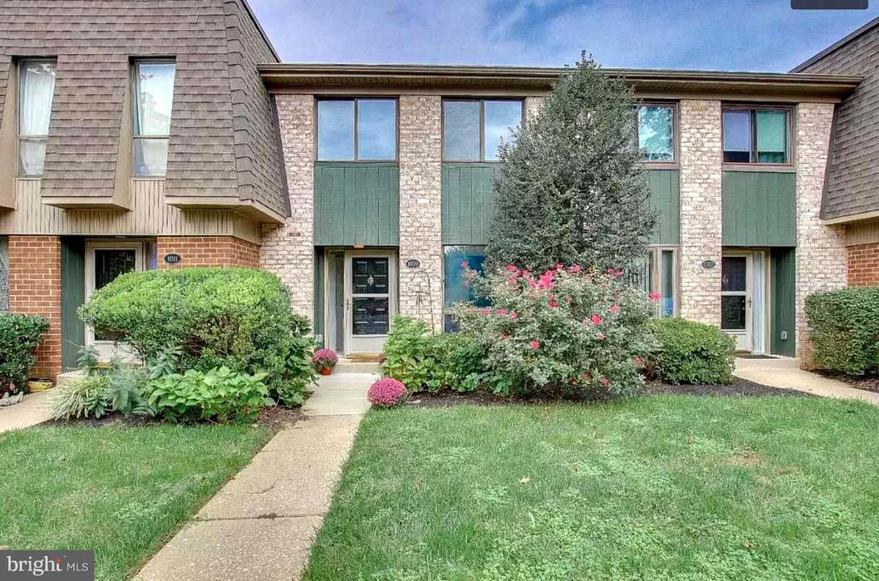 1009 Putnam Boulevard - Photo 1