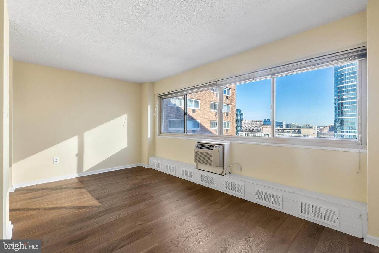 2101 Chestnut St - Photo 1