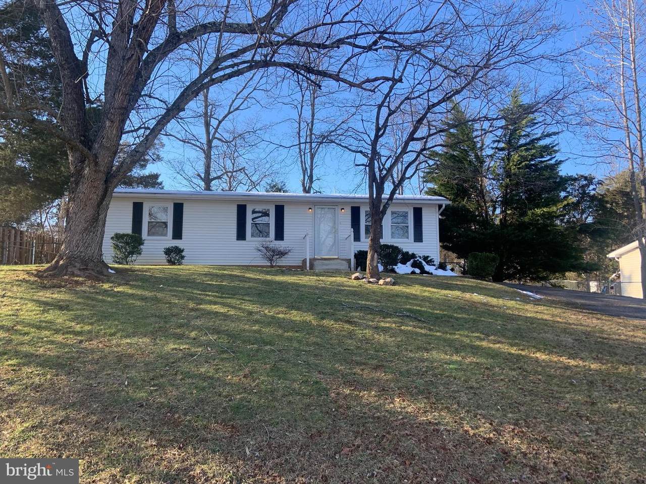 228 Oakridge Drive - Photo 1