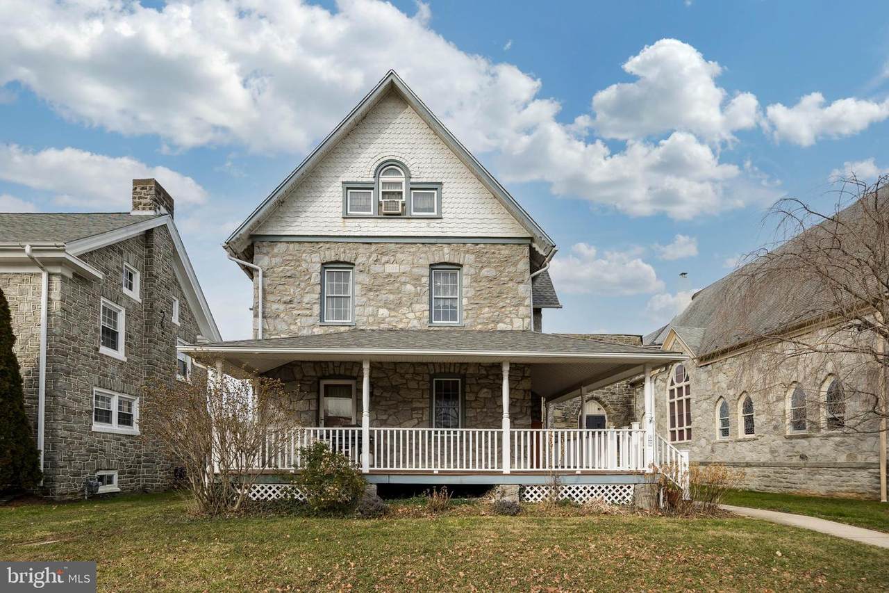 39 Lancaster Avenue - Photo 1