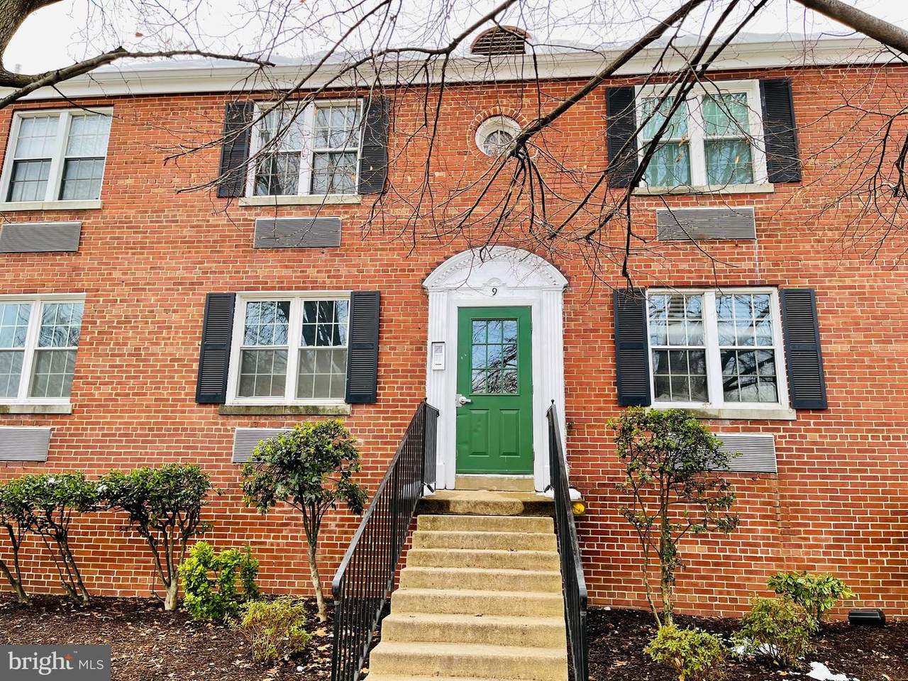 9 E Glebe Rd - Photo 1