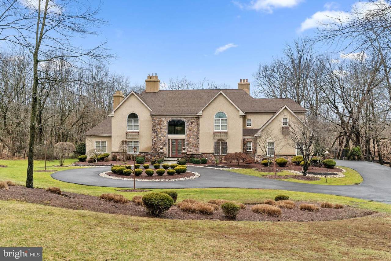 15 Chelsea Circle - Photo 1