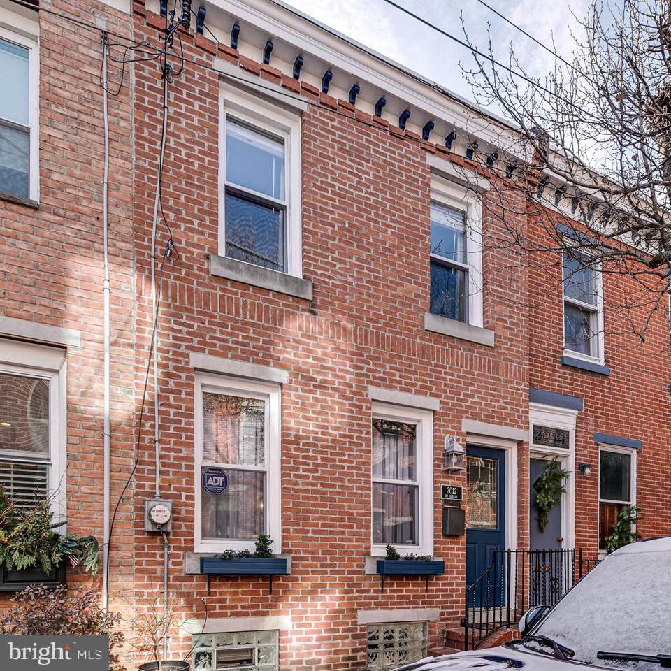 2012 Saint Albans Street - Photo 1