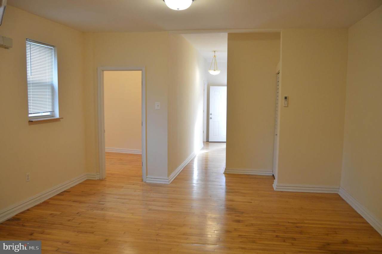 2554-2556 Kensington Avenue - Photo 1