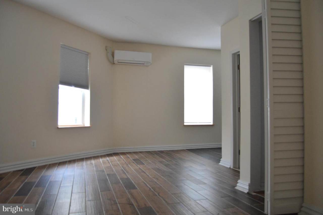 2554-2556 Kensington Avenue - Photo 1
