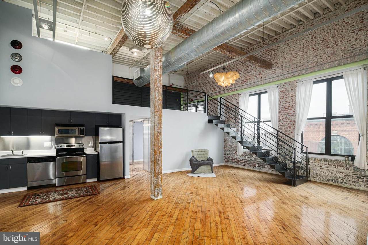 428 13TH Street - Photo 1