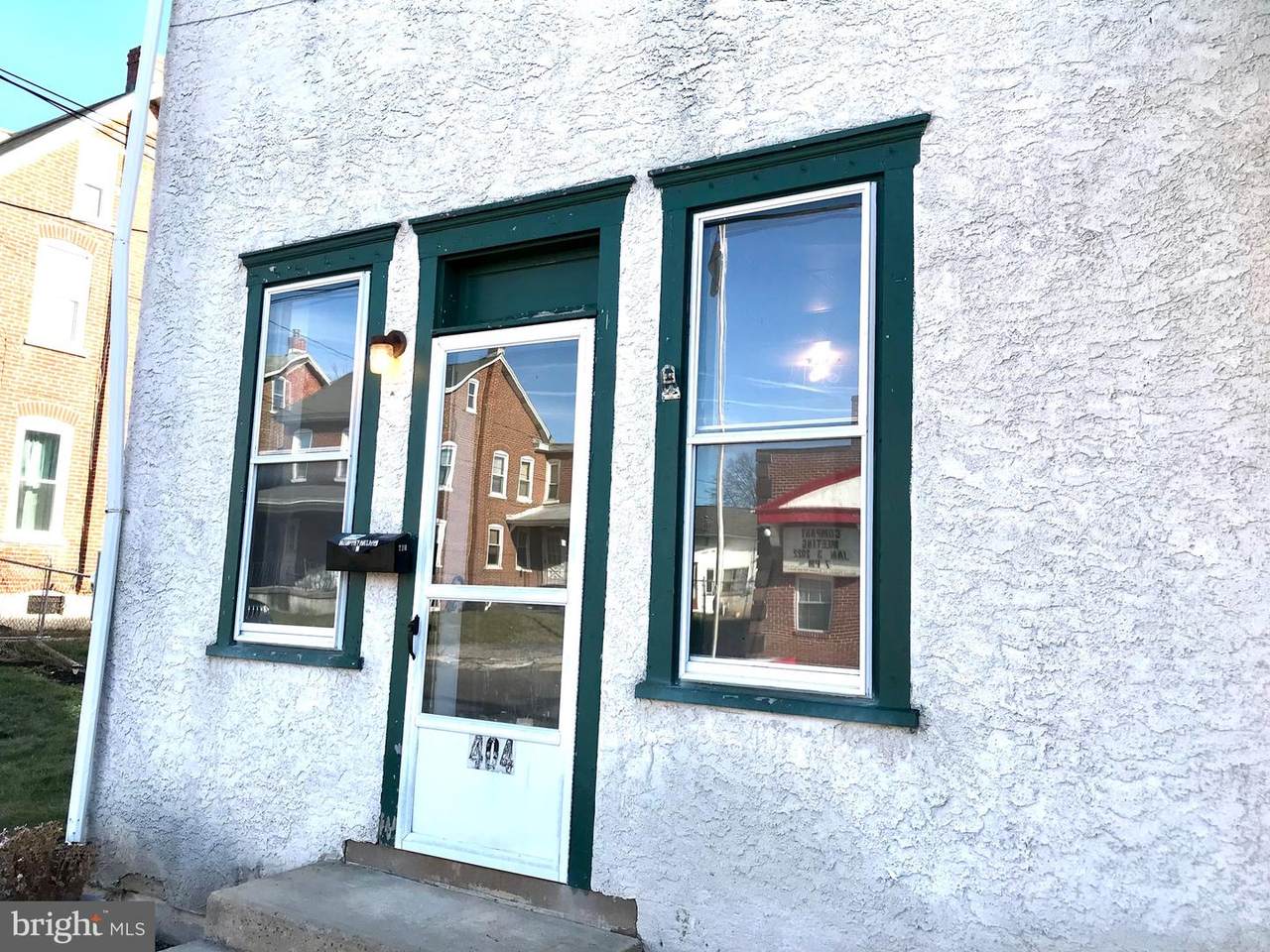 404 Vine Street - Photo 1
