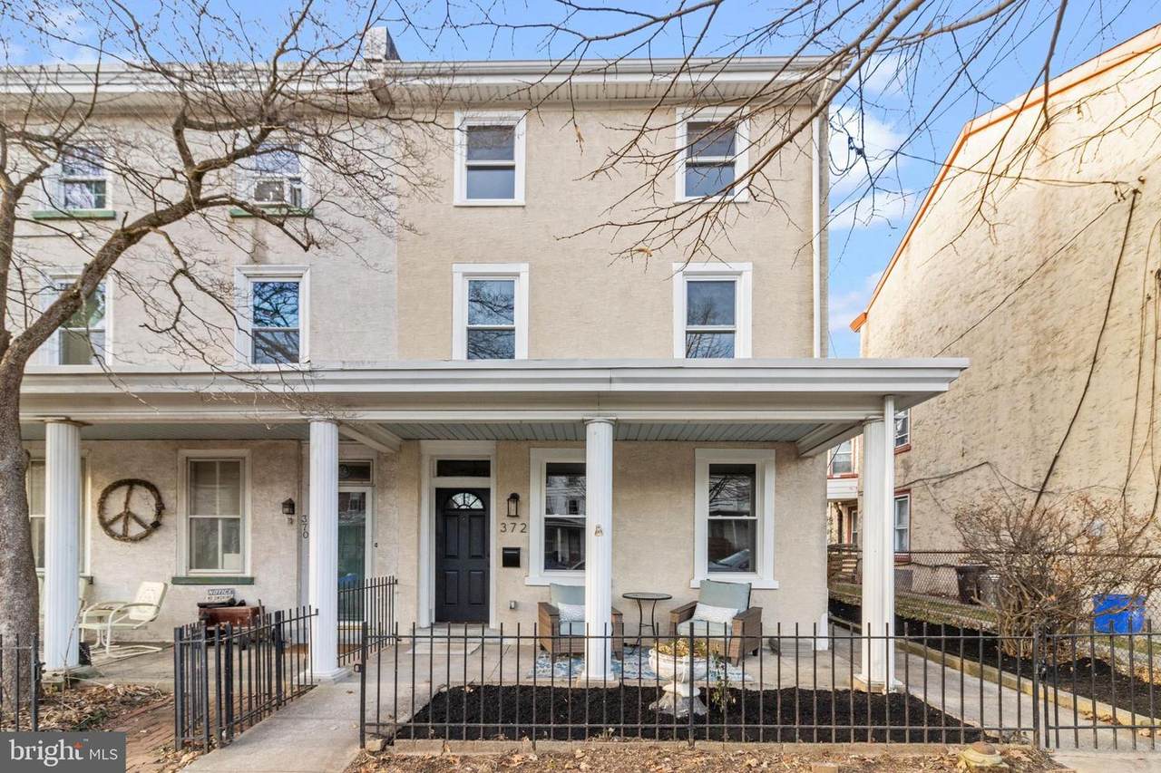 372 Lyceum Avenue - Photo 1