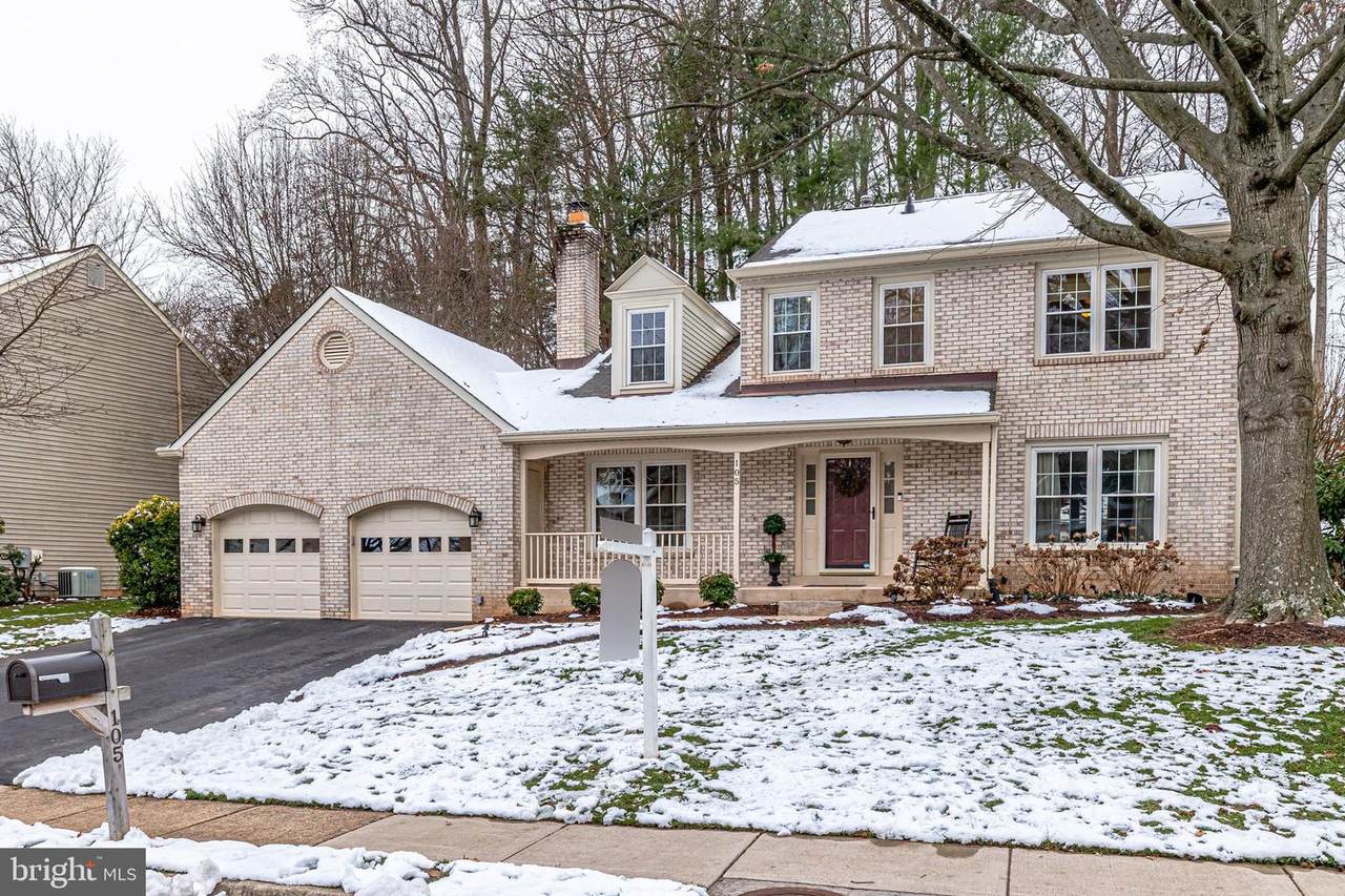 105 Connemara Drive - Photo 1