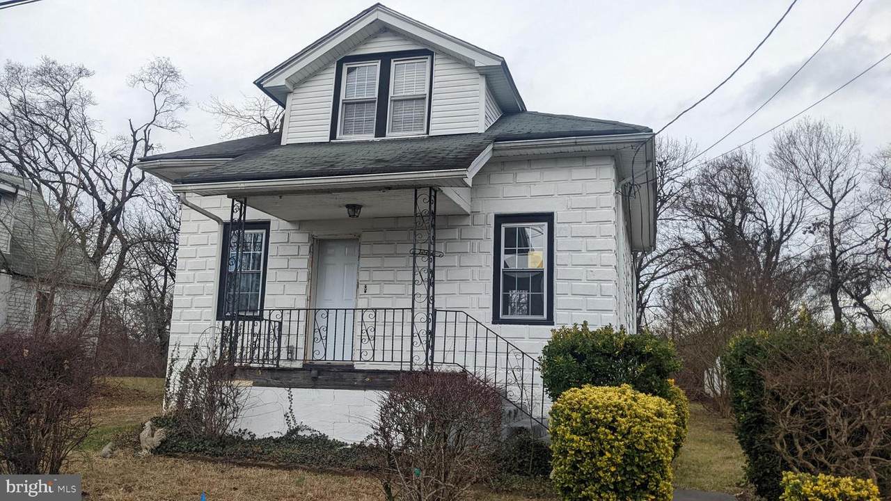 932 Davis Street - Photo 1