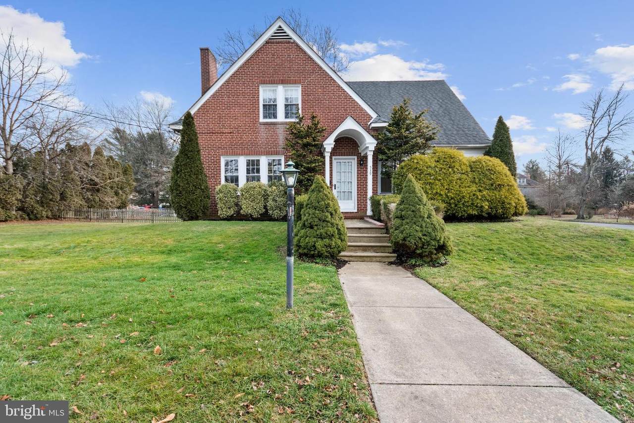 539 Laurel Road - Photo 1