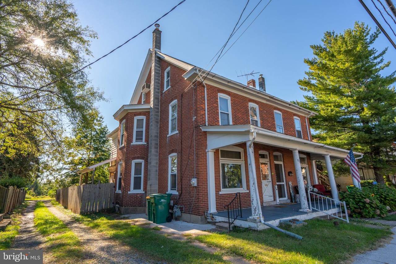 733 Main Street - Photo 1