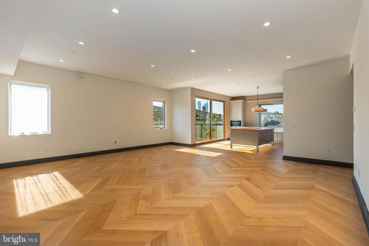 818 4TH Street - Photo 1