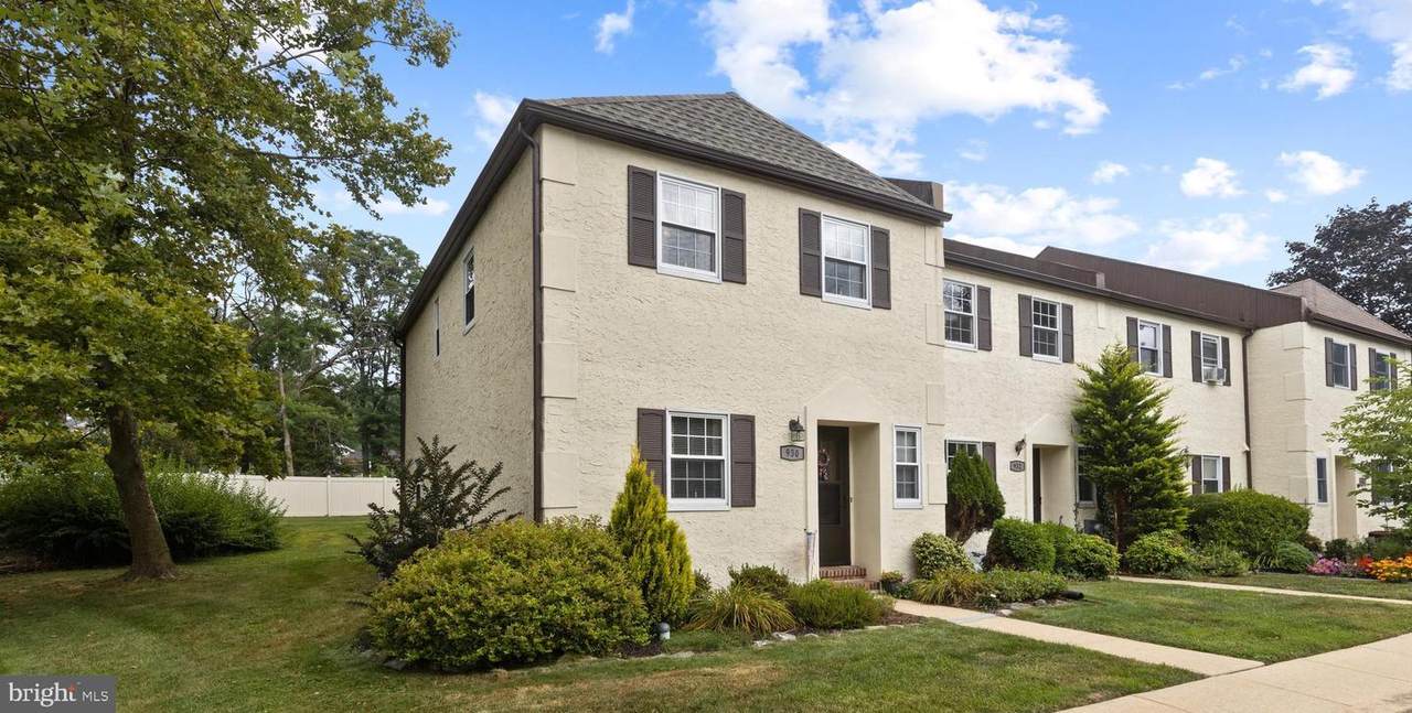 930 Hollyview Lane - Photo 1