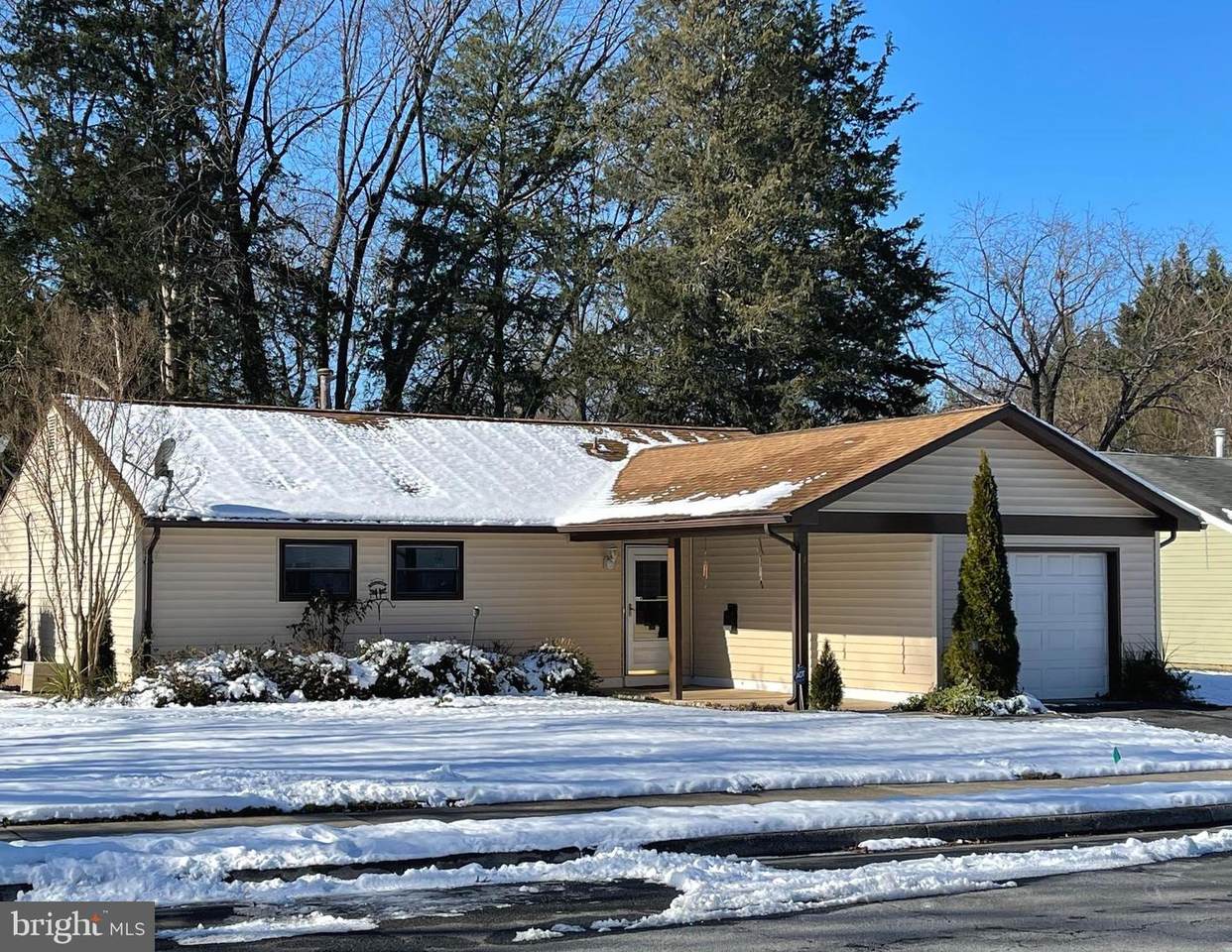 129 Mayfair Drive - Photo 1