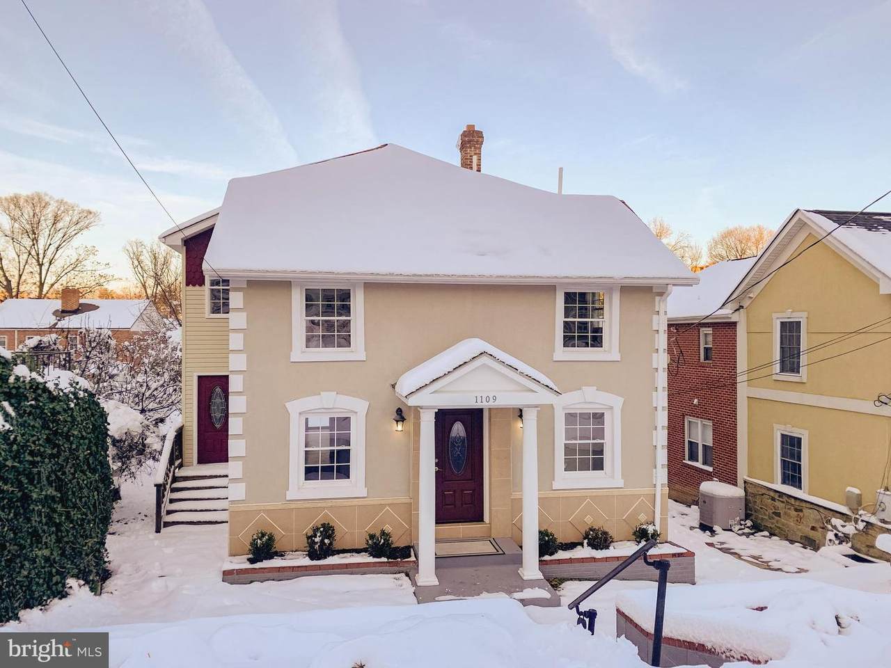 1109 Columbus Street - Photo 1