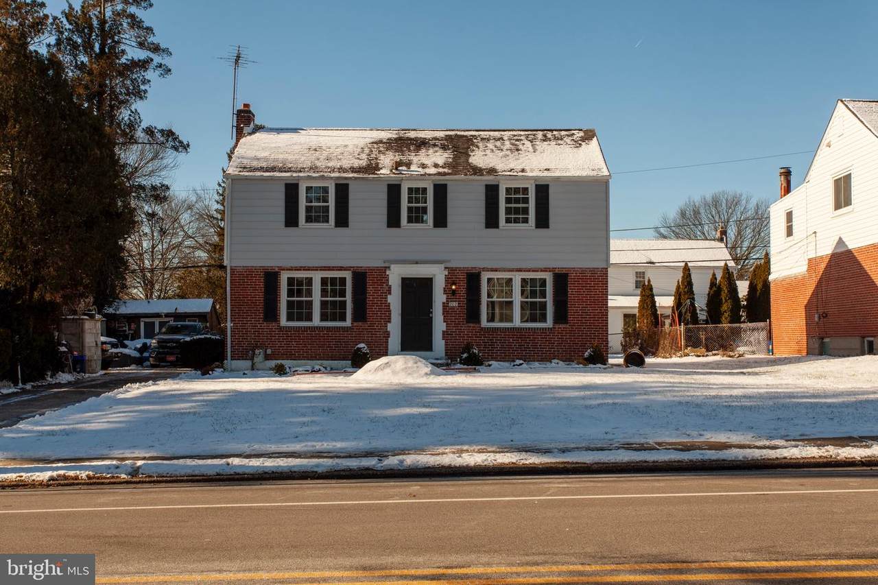 202 Earlington Road - Photo 1
