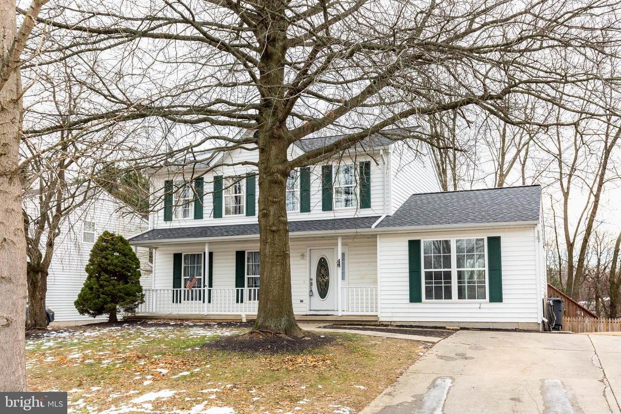 723 Spotters Court - Photo 1