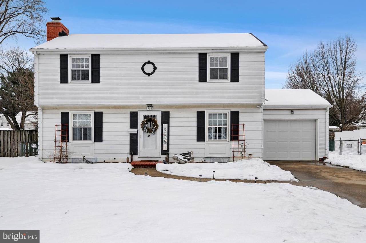 923 Monroe Terrace - Photo 1
