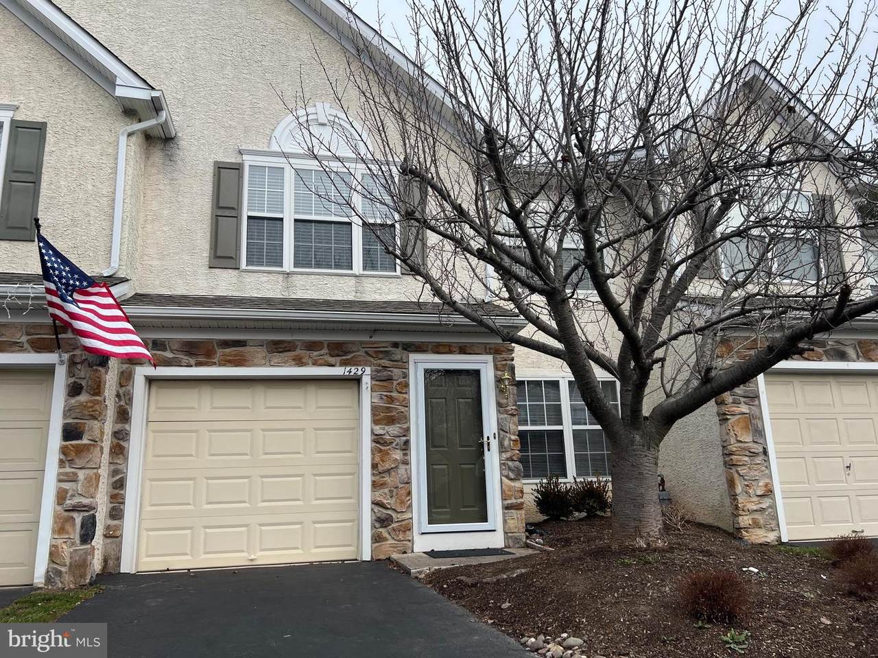 1429 Sweetbriar Drive - Photo 1