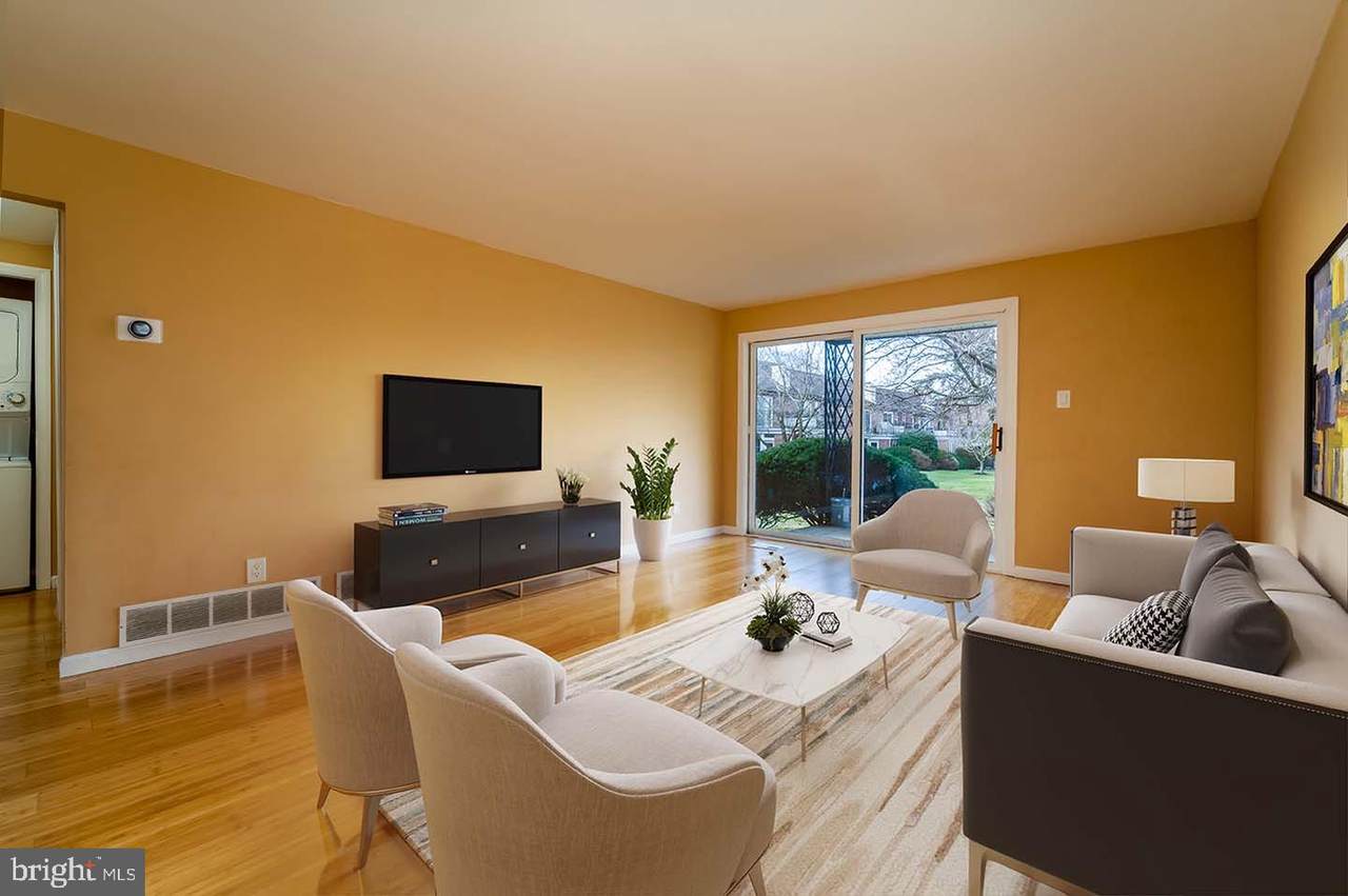 922 Montgomery Avenue - Photo 1