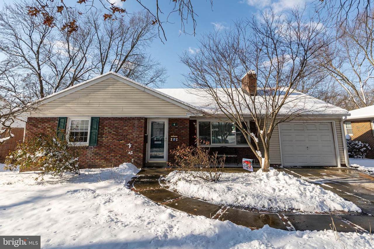4 Round Hill Road - Photo 1