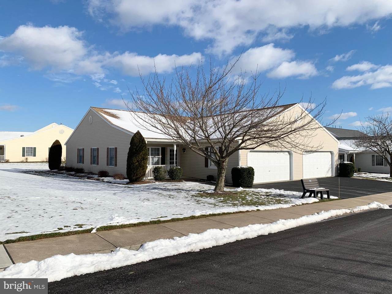 1027 Hastings Boulevard - Photo 1