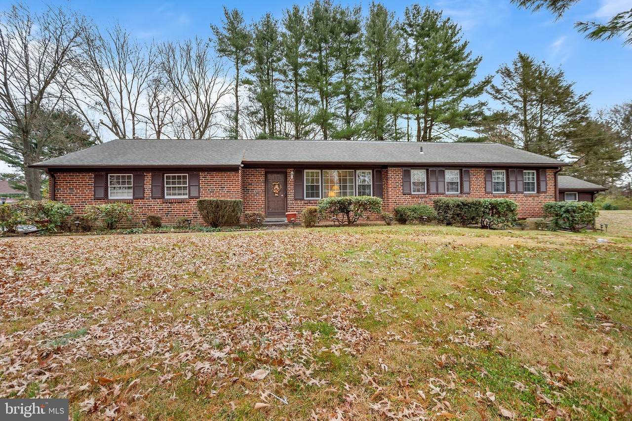 39 Patricia Lane - Photo 1