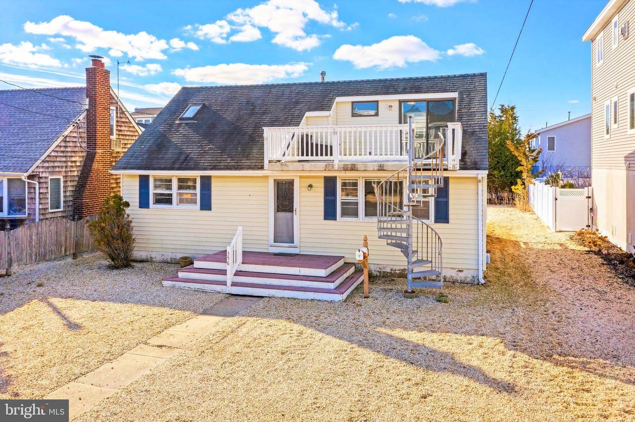 356 5TH Street - Photo 1