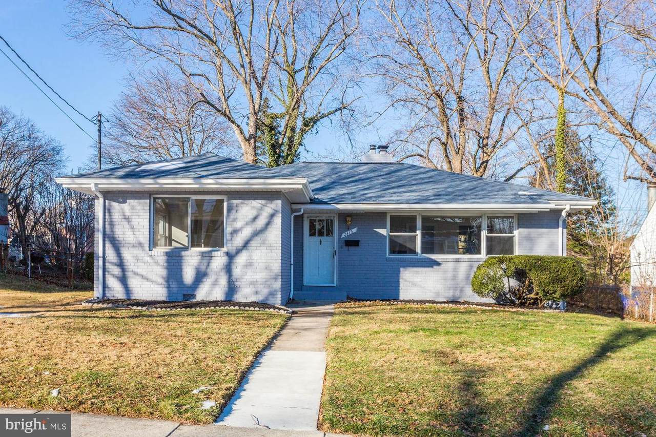 2413 Dexter Avenue - Photo 1