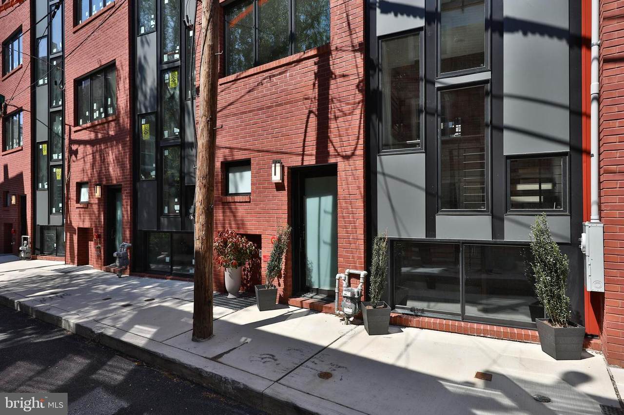 1015 Salter - Photo 1