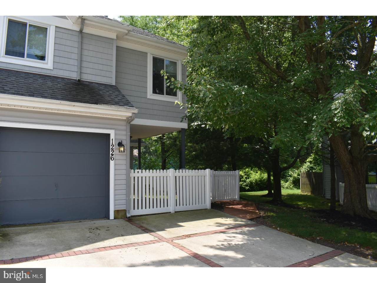 1226 Chanticleer Drive - Photo 1