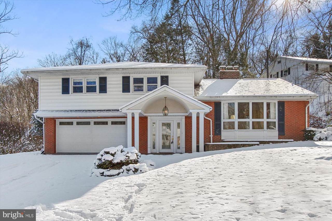 2823 Fairview Road - Photo 1
