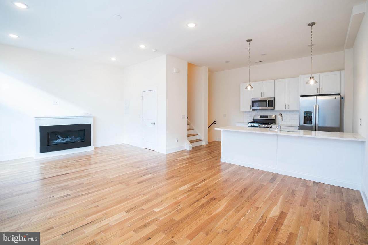 1121 Germantown Avenue - Photo 1