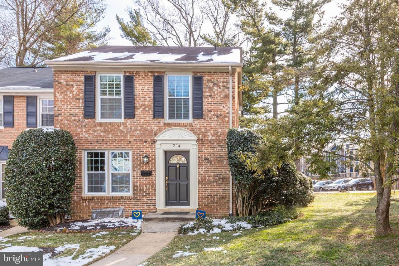 214 Commons Drive - Photo 1