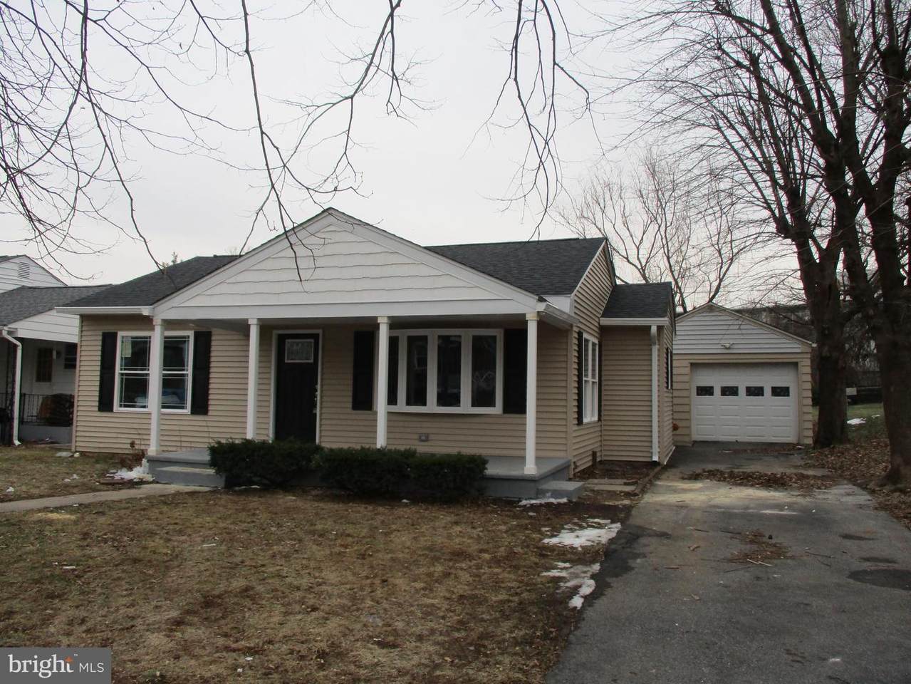 606 Linden Lane - Photo 1
