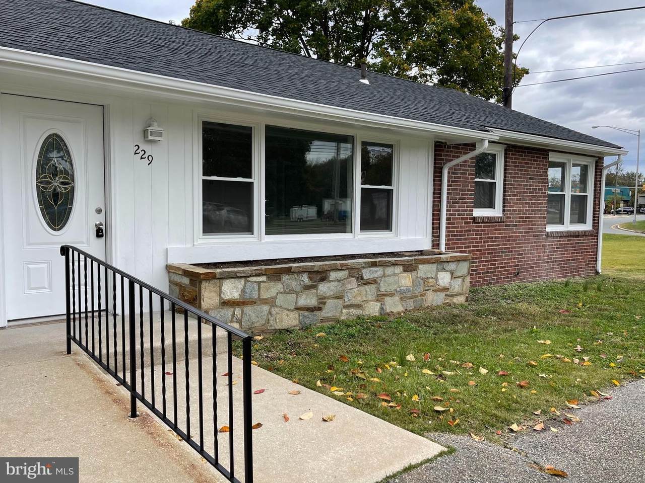 229 Madison Avenue - Photo 1