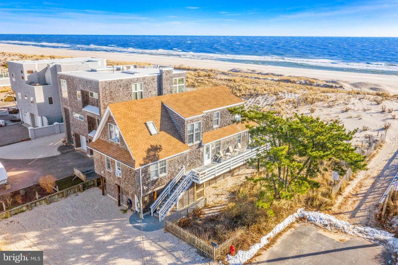 209 33RD Street - Photo 1