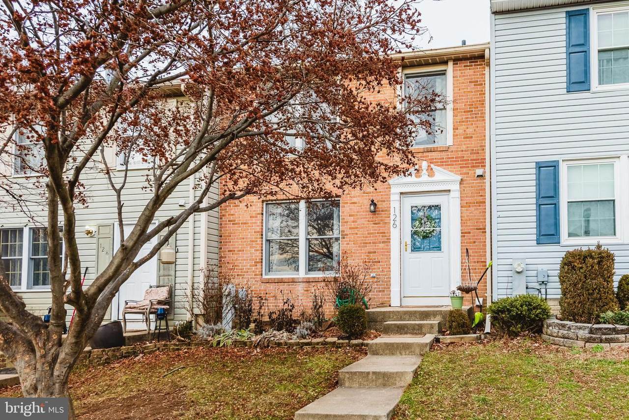 126 Laurel Woods Court - Photo 1