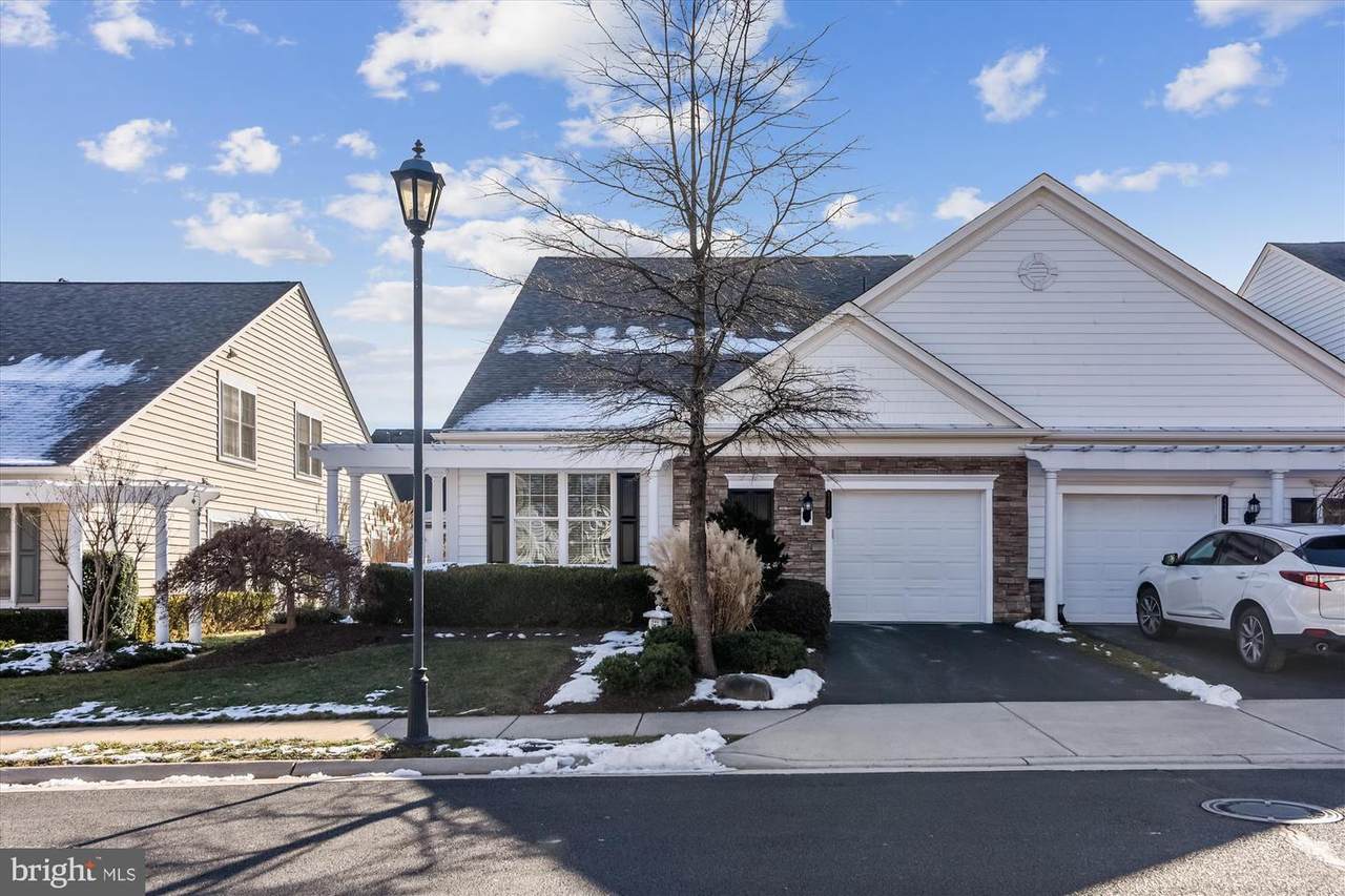 44425 Adare Manor Square - Photo 1