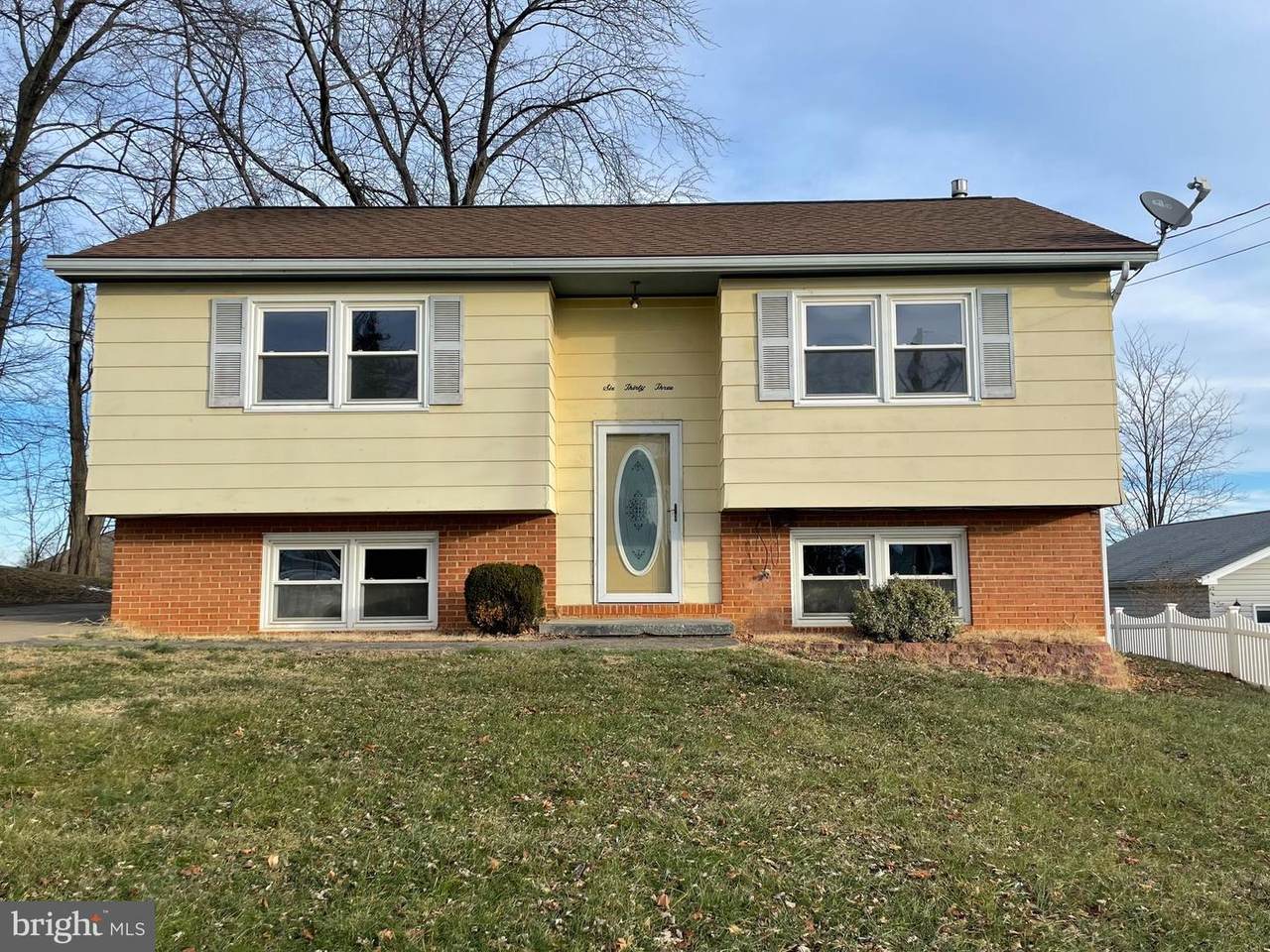 633 Hillman Drive - Photo 1