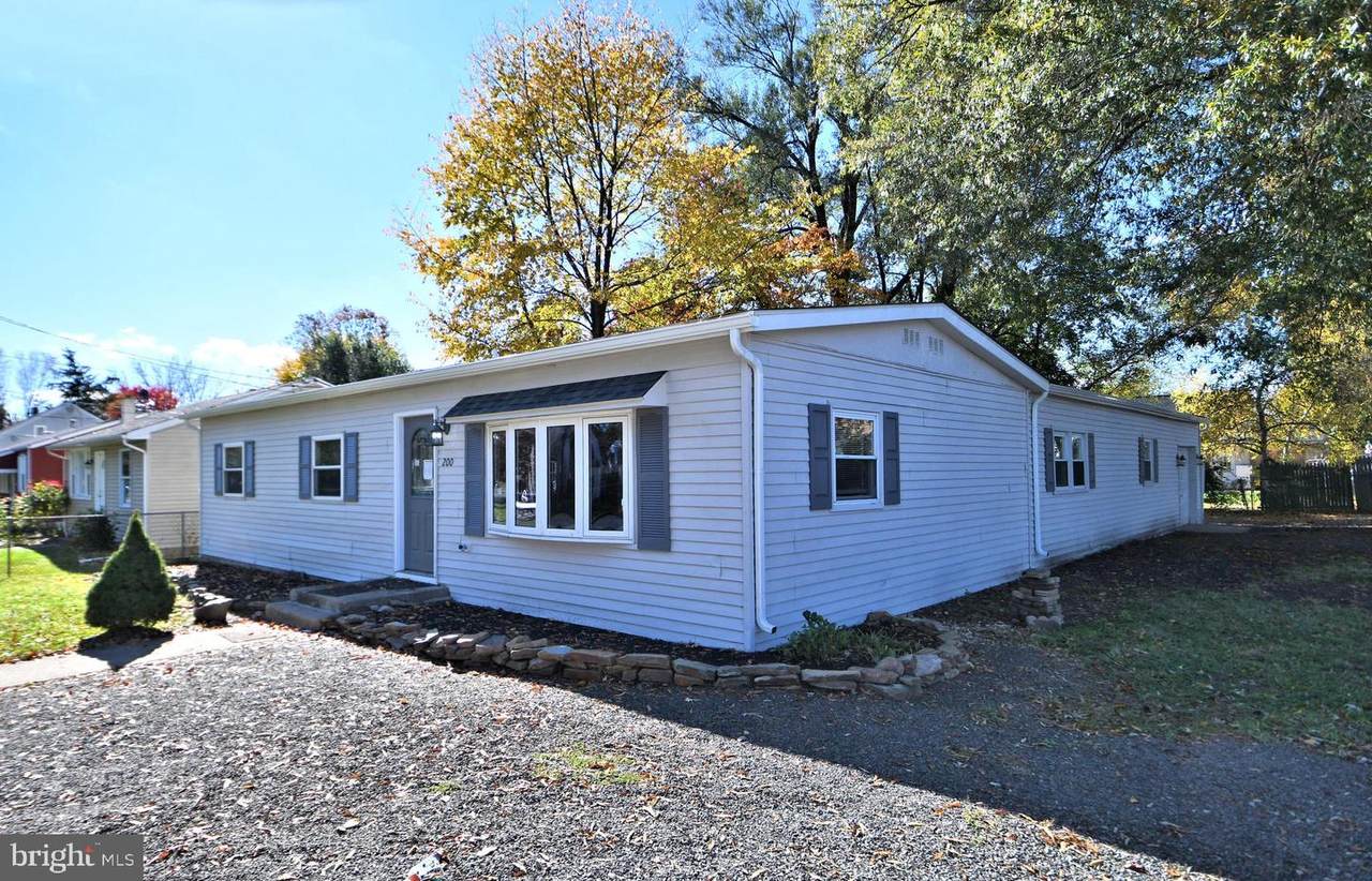 200 Logan Avenue - Photo 1