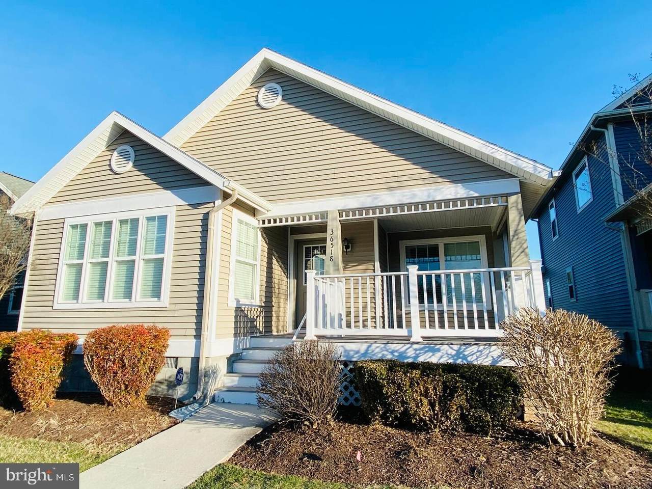 36518 Harmon Bay Boulevard - Photo 1