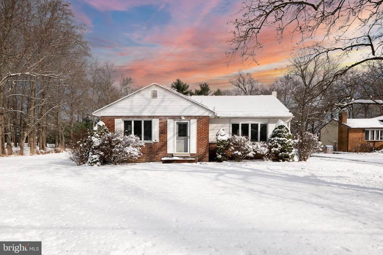 825 Main Street - Photo 1