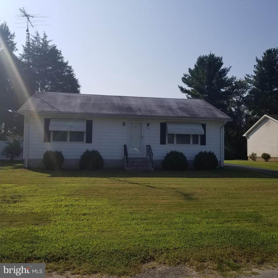 408 Academy Street - Photo 1