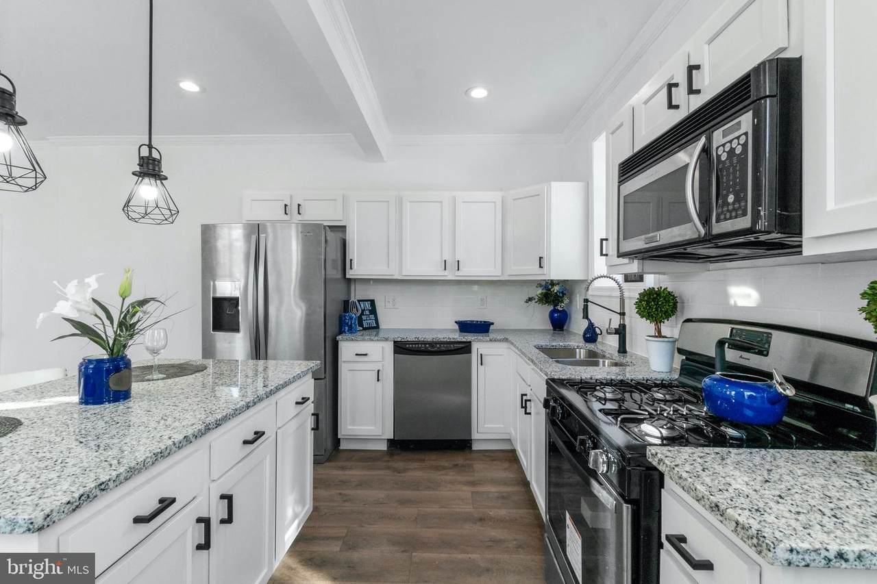 1638 30TH Street - Photo 1