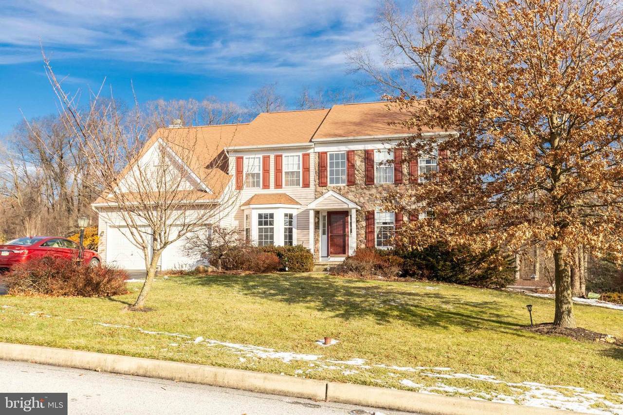 138 Durham Drive - Photo 1